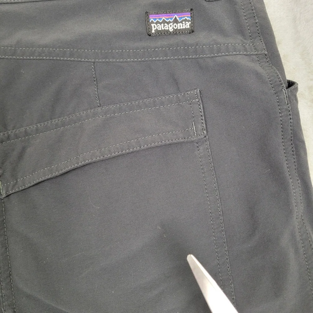 Patagonia Men's Black Size 33 Shorts Lightweight Performance Hiking Outdoor